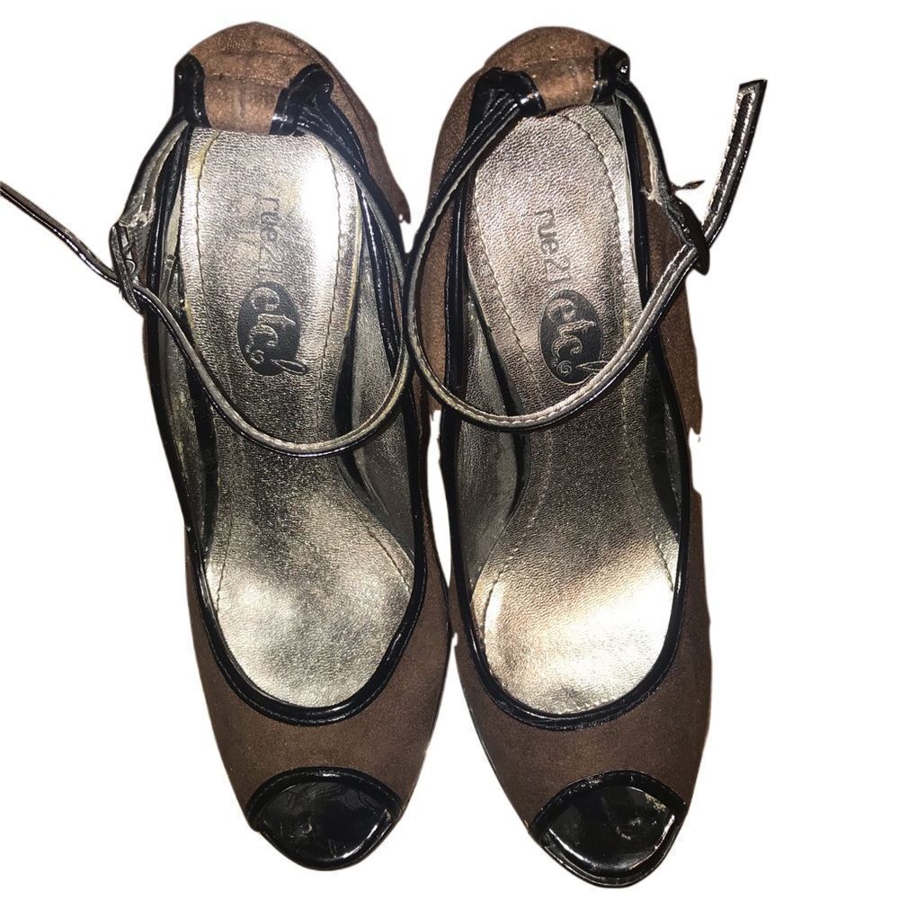 𝅺rue 21 brown heels